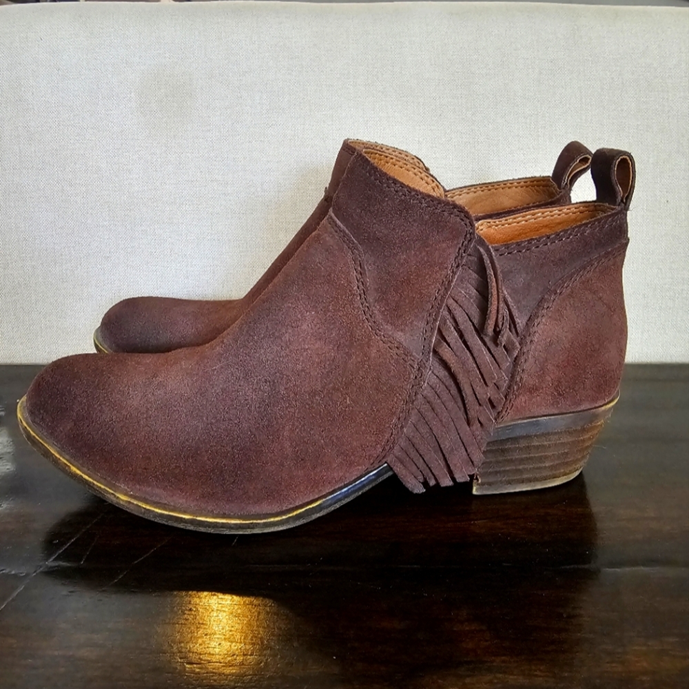 EUC Lucky Brand Boots